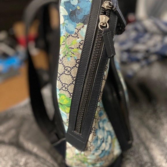 Gucci BackpackGG Supreme Bloom Medium Blue - Picture 6 of 6